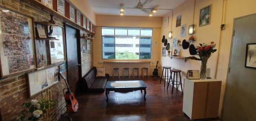 Albergue Escape Backpackers Kk