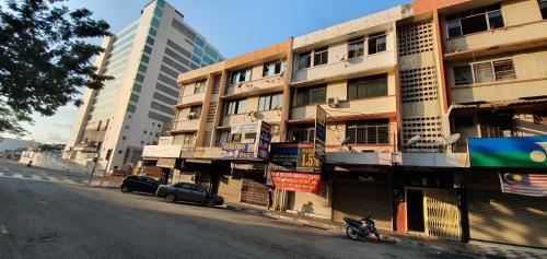 Albergue Escape Backpackers Kk