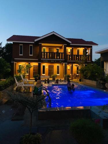 Hotel D Lima Beach Inn
