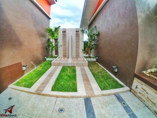 Hotel The Red Warriors Villa Abadi