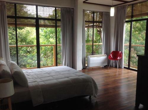 Gaze: Entire Modern Tropical Seaview Villa