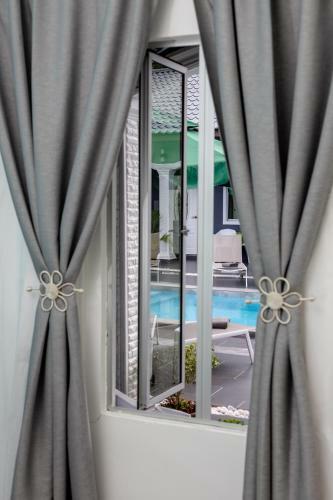 Hotel Cenang Rooms With Pool By Virgo Star Resort