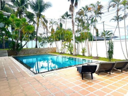 Beautiful 3 Bedrooms Pool Villa In Phuket
