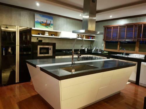 Luxury Pool Villa Nai Harn 2