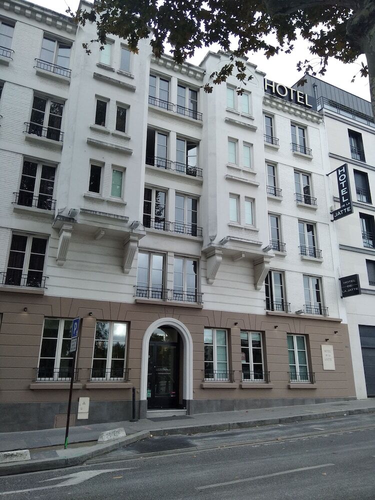 De La Jatte Hotel