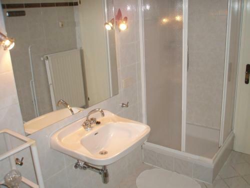 Apartamento Ferienwohnung Schloss Dornbach