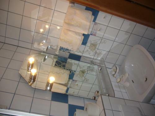 Hotel H�userl Im Wald