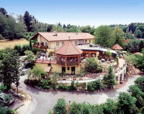 Hotel H�userl Im Wald