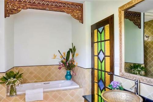 Lanna Luxury Pool Villa Chiangmai