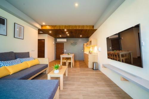 Hotel Charcoal Panwa Beach Phuket