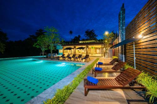 Hotel Charcoal Panwa Beach Phuket