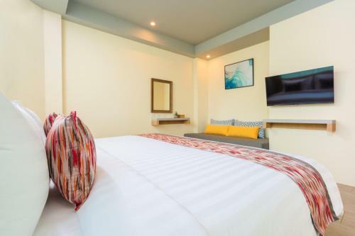Hotel Charcoal Panwa Beach Sha