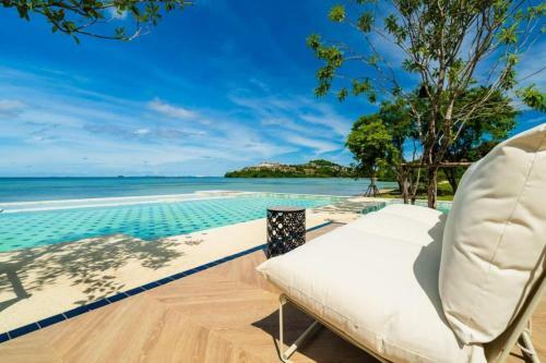 Hotel Charcoal Panwa Beach Sha