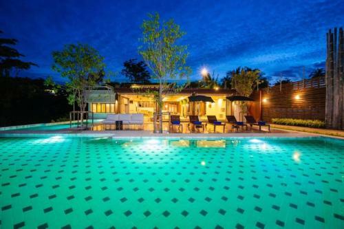 Hotel Charcoal Panwa Beach Sha