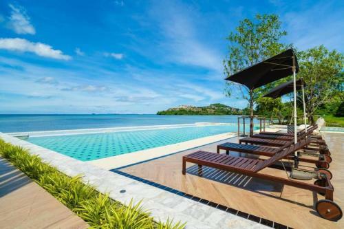 Hotel Charcoal Panwa Beach Sha