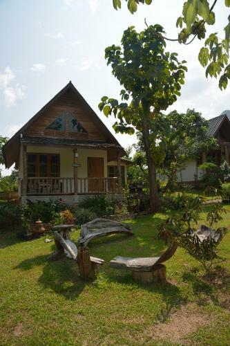 Hotel At Home Chiang Dao, Pooch Lovers