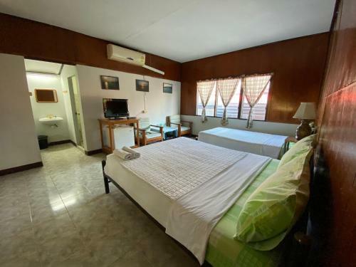 Hotel Tiewpai Park Resort At Koh Si Chang