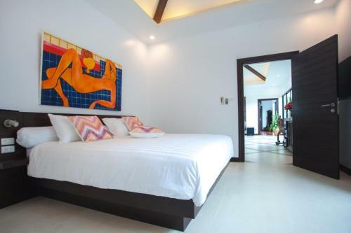 Spacious 4 Bedrooms Private Pool Villa In Phuket