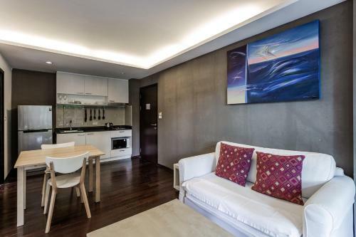 Apartments At The Title By Lofty