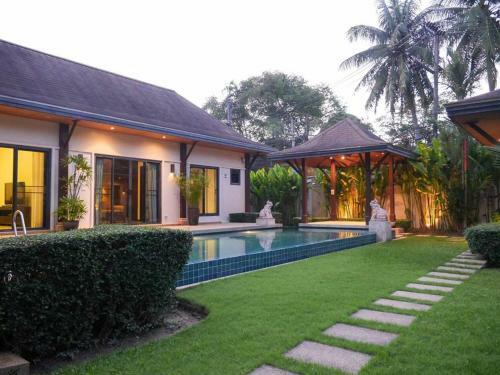 Vacation Pool Villa Naiharn Phuket