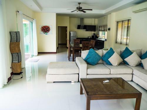 Villa Tanya, 3 Bed With Private Pool And Jacuzzi