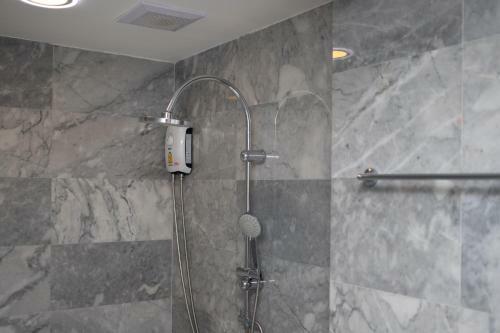 Apartamento Nai Harn Beach Condominium