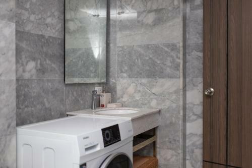 Apartamento Nai Harn Beach Condominium