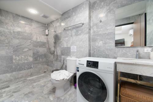 Apartamento Nai Harn Beach Condominium