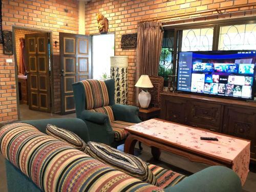 Food Garden Homestay Rawai