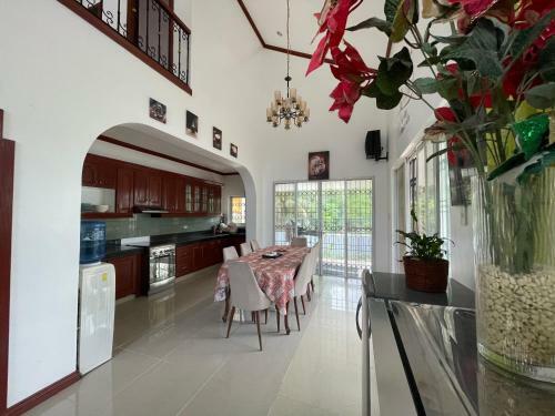 Cozy, Private House
