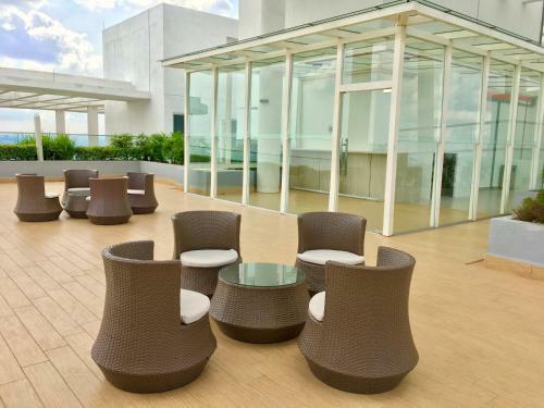 Hostal Pinnacle Tower @ Feel Suites