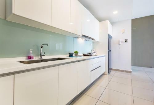 Apartamentos Hostahome Suites At Tropez Residence Danga Bay