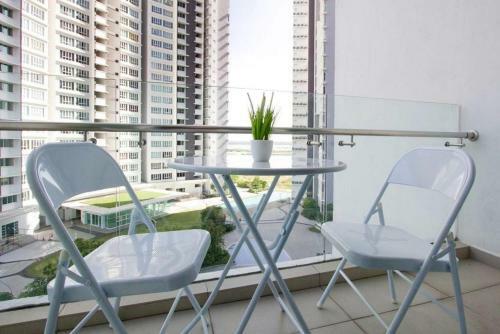 Apartamentos Hostahome Suites At Tropez Residence Danga Bay