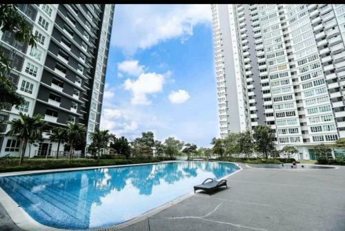 Apartamentos Hostahome Suites At Tropez Residence Danga Bay