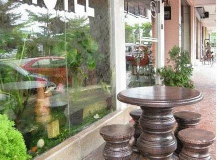 Hotel Zamburger Taman Perling