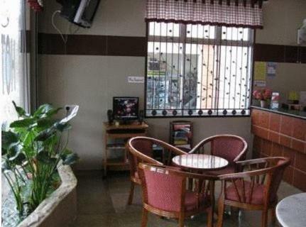 Hotel Zamburger Taman Perling