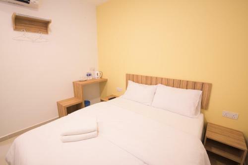 Hostal Ltl Guesthouse