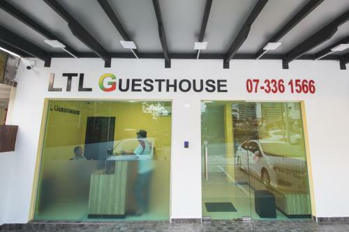 Hostal Ltl Guesthouse