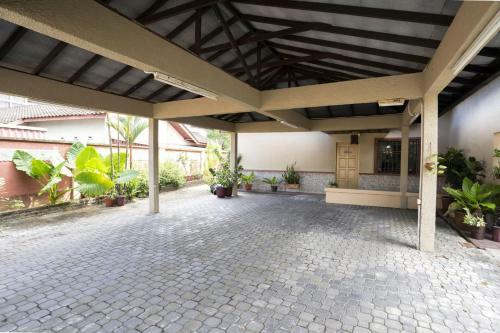 Party Haus For 20 Pax