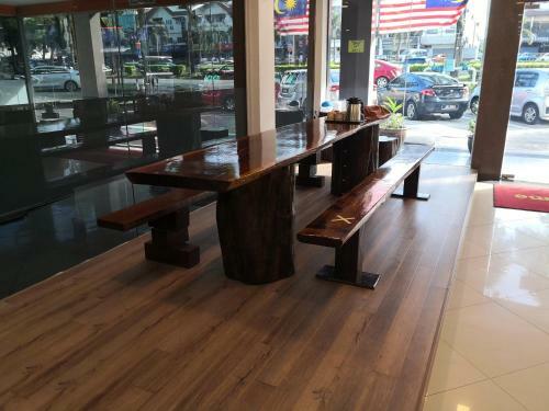 Hotel Zamburger Skudai Kiri