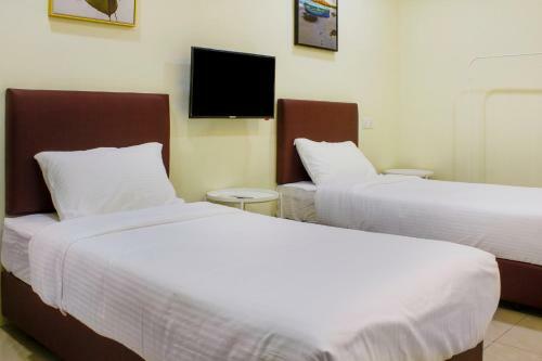 Hotel Oyo 90090 Roselyn Inn 2