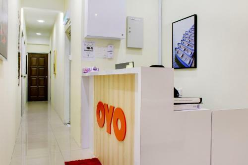 Hotel Oyo 90090 Roselyn Inn 2