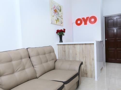 Hotel Oyo 89772 Roselyn Inn