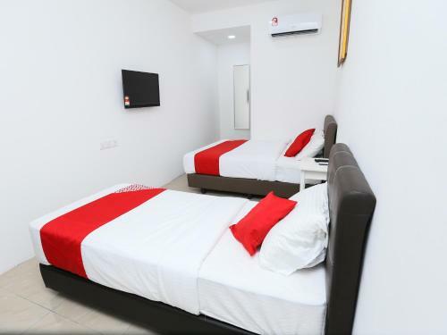 Hotel Oyo 89772 Roselyn Inn