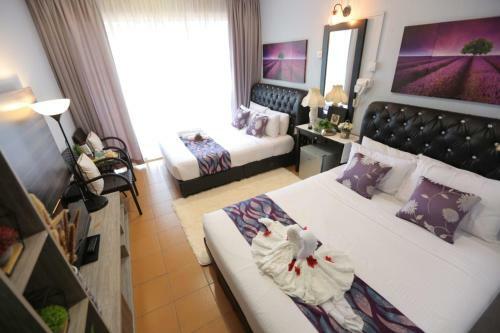 Hotel Ghazrins Garuda Jb