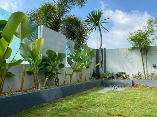 D'ambiience Private Pool & Garden Residence
