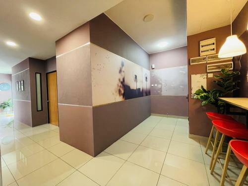 Oyo Home 90421 Suriamas Suites Condominum 2