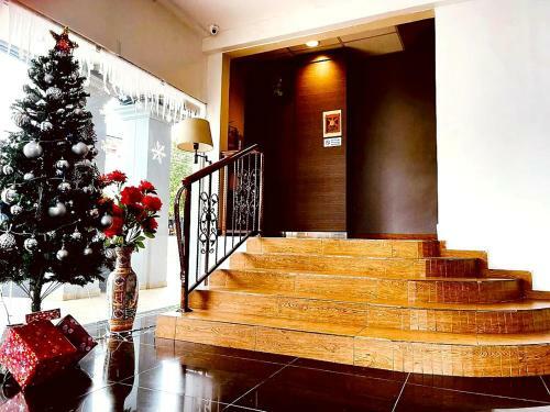 Golden Court Hotel - Sri Pelangi