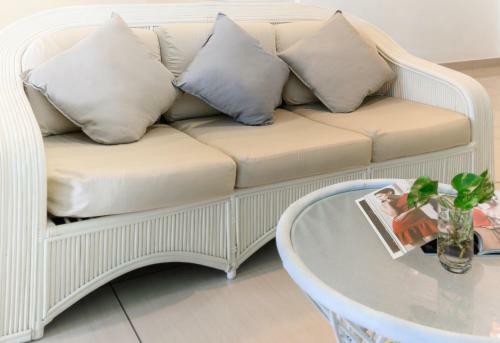 Apartamento Tiffany At Mount Austin - Netflix - Ikea - Toppen - Jusco