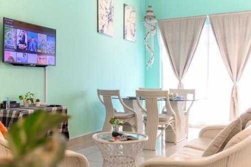 Apartamento Tiffany At Mount Austin - Netflix - Ikea - Toppen - Jusco